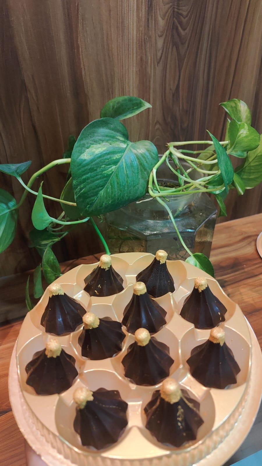 Pista Chocolate Modak